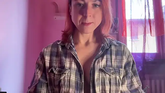 Nikky Divine online show from 10.17.25