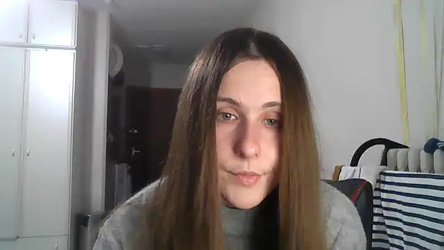 Snapshot of Emma_just chatting on 12.13.24 Emma just online show from 12.13.24
