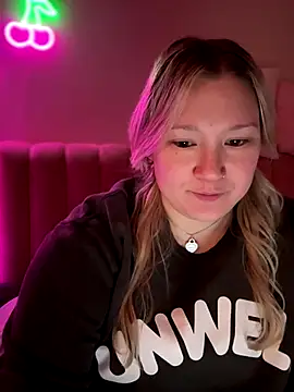 PiggyRose online show from 12.14.25