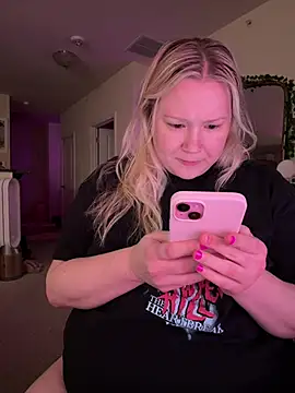 Snapshot of PiggyRose chatting on 02.10.26 PiggyRose online show from 02.10.26