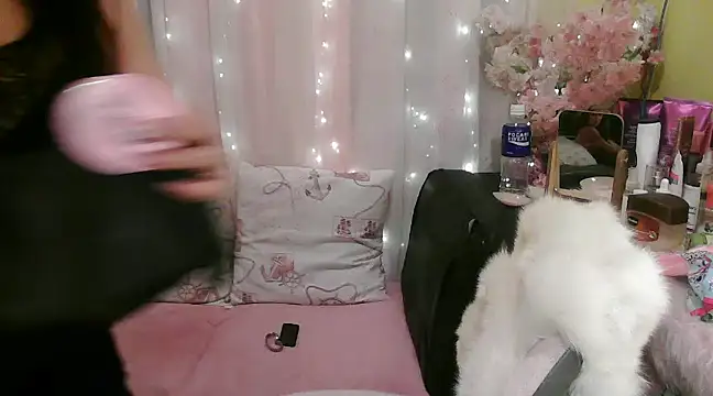 Snapshot of OhmyPinay chatting on 01.24.25 OhmyPinay online show from 01.24.25