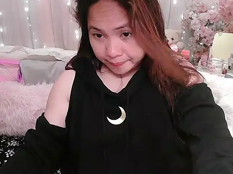 Snapshot of OhmyPinay chatting on 09.24.25 OhmyPinay online show from 09.24.25