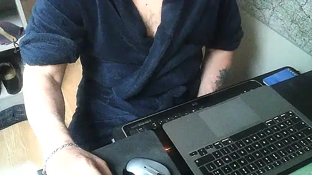 Snapshot of DUDURA@xh chatting on 02.14.26 DUDURAxh online show from 02.14.26