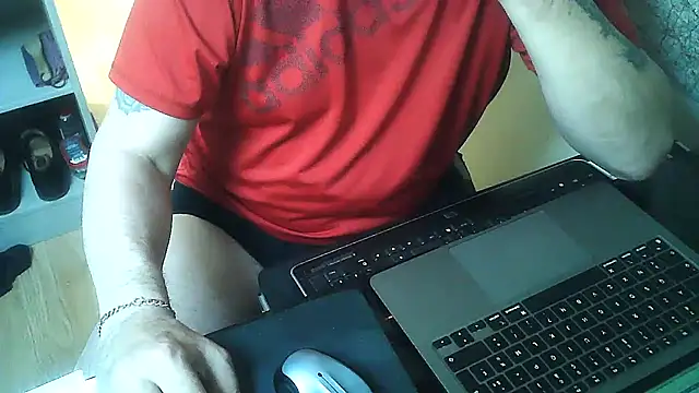 Snapshot of DUDURA@xh chatting on 03.18.26 DUDURAxh online show from 03.18.26