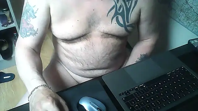 Snapshot of DUDURA@xh chatting on 05.18.26 DUDURAxh online show from 05.18.26