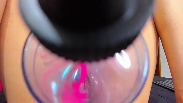 Snapshot of iamvicky_4 chatting on 10.04.25 iamvicky 4 online show from 10.04.25