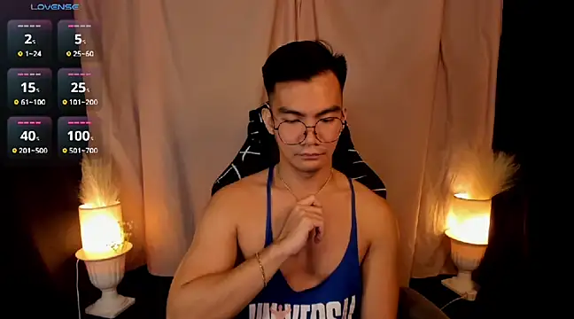 Snapshot of 000batman000 chatting on 02.17.25 000batman000 online show from 02.17.25