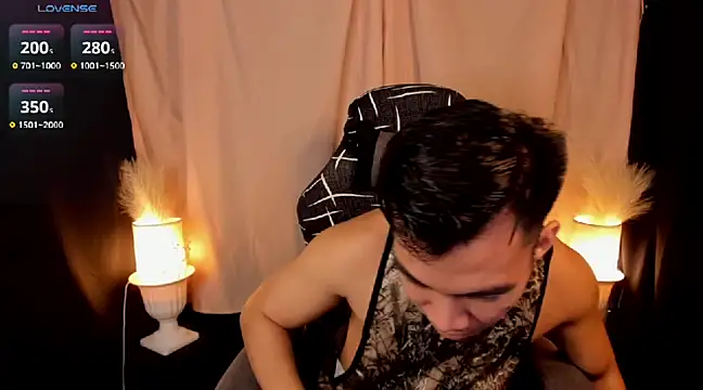 Snapshot of 000batman000 chatting on 02.20.25 000batman000 online show from 02.20.25