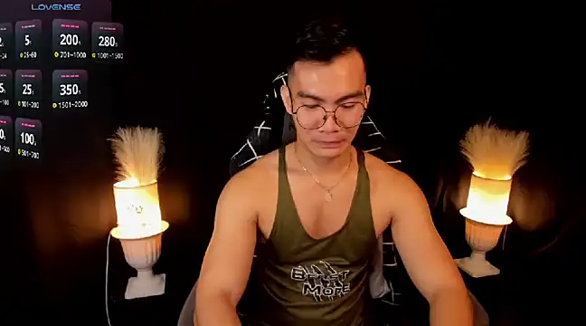 Snapshot of 000batman000 chatting on 03.05.25 000batman000 online show from 03.05.25