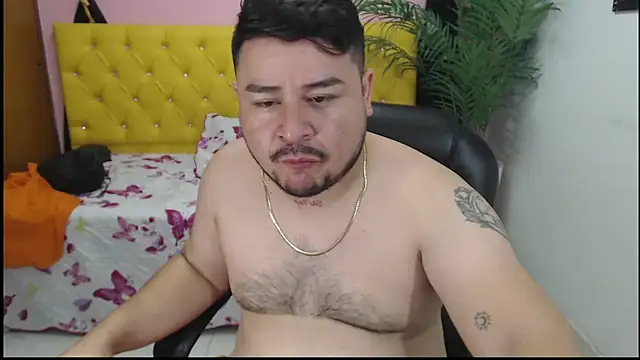 Snapshot of oso_dirty_ chatting on 12.21.24 oso dirty  online show from 12.21.24