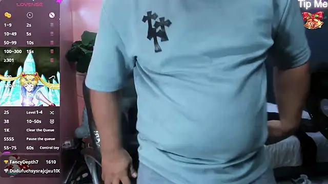 Snapshot of oso_dirty_ chatting on 12.28.24 oso dirty  online show from 12.28.24