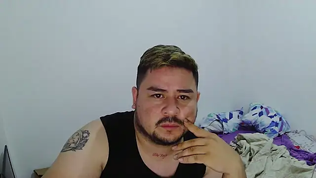 Snapshot of oso_dirty_ chatting on 09.08.25 oso dirty  online show from 09.08.25