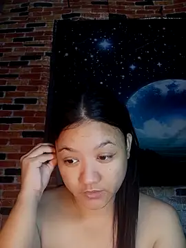 Snapshot of Urchanel chatting on 04.28.26 Urchanel online show from 04.28.26