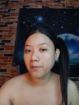 Snapshot of Urchanel chatting on 05.15.26 Urchanel online show from 05.15.26