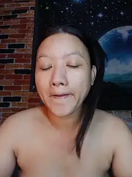 Snapshot of Urchanel chatting on 05.23.26 Urchanel online show from 05.23.26