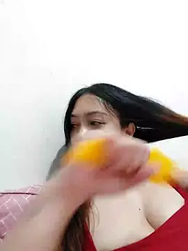 Snapshot of MissKitty31 chatting on 12.12.24 MissKitty31 online show from 12.12.24