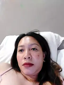 Snapshot of MissKitty31 chatting on 10.04.25 MissKitty31 online show from 10.04.25