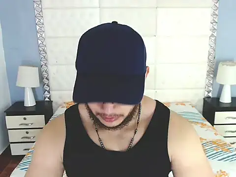 Snapshot of WilliamJhons chatting on 03.14.25 WilliamJhons online show from 03.14.25