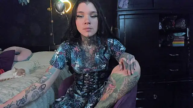 Snapshot of Lilmarieee chatting on 11.13.25 Lilmarieee online show from 11.13.25