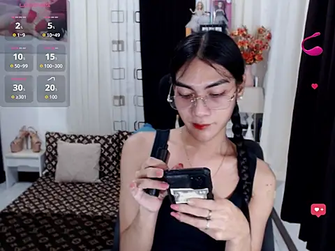 Snapshot of LAVIDALENATS chatting on 12.17.25 LAVIDALENATS online show from 12.17.25