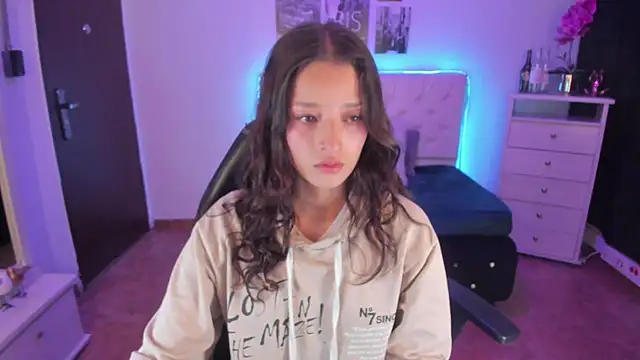 Snapshot of Amaia_Daniells chatting on 12.15.24 Amaia Daniells online show from 12.15.24