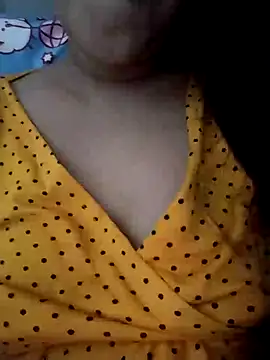 Snapshot of xxyourfantasyxx chatting on 12.15.24 xxyourfantasyxx online show from 12.15.24