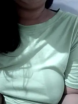 Snapshot of xxyourfantasyxx chatting on 09.18.25 xxyourfantasyxx online show from 09.18.25