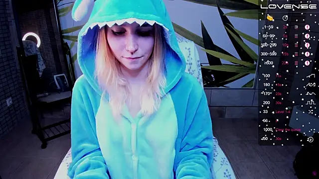 Snapshot of fleximona chatting on 10.19.25 fleximona online show from 10.19.25