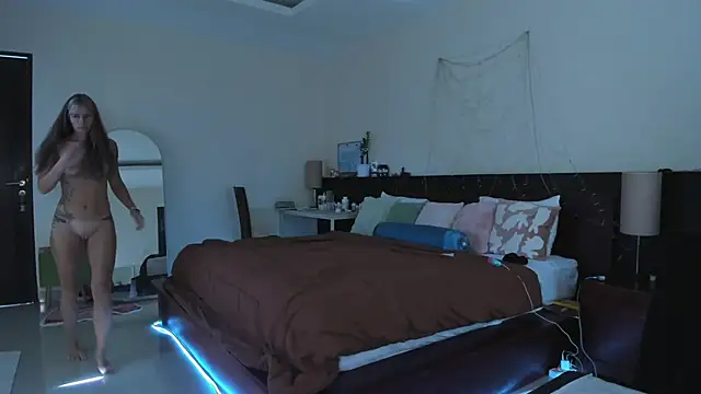 Snapshot of holy_khloe chatting on 03.21.25 holy khloe online show from 03.21.25