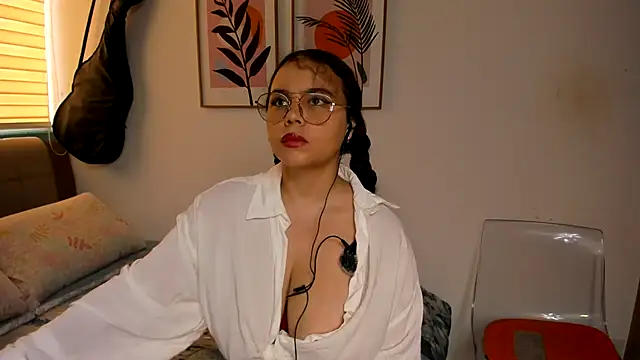Snapshot of Ash_milk chatting on 04.19.26 Ash milk online show from 04.19.26