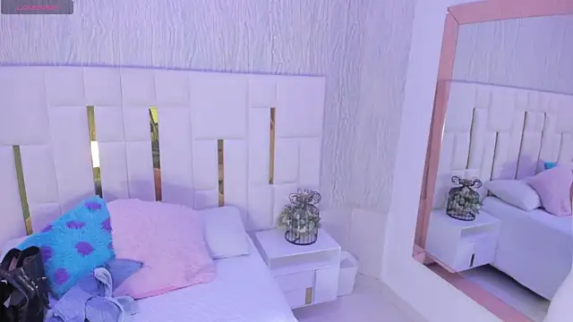 Meghan stonne  online show from 09.12.25