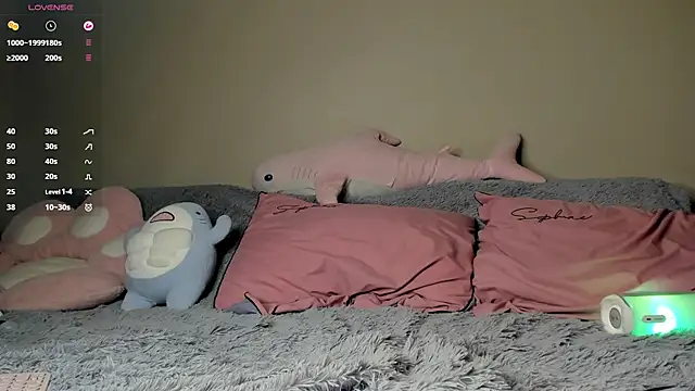 YaraAveiri online show from 12.15.24