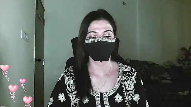 Snapshot of Cute_Sonii chatting on 04.25.26 Cute Sonii online show from 04.25.26