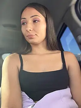 Snapshot of YOUR-KARINA chatting on 01.12.25 YOUR-KARINA online show from 01.12.25