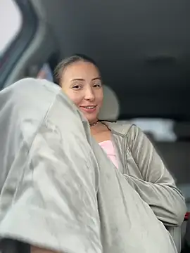 Snapshot of YOUR-KARINA chatting on 03.05.25 YOUR-KARINA online show from 03.05.25