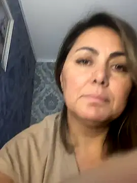 Snapshot of Emma_roqueen chatting on 10.30.25 Emma roqueen online show from 10.30.25