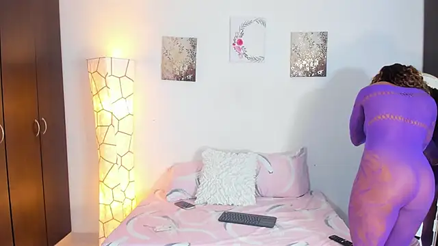 SarahCinnamon- online show from 02.10.26