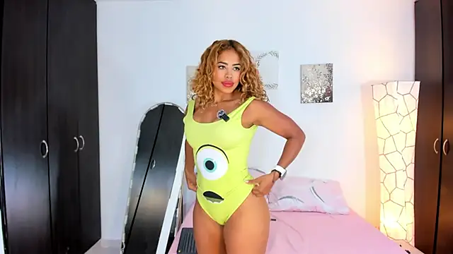 SarahCinnamon- online show from 04.08.26