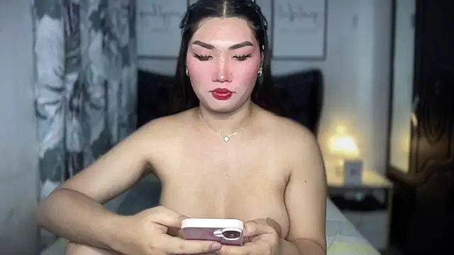 Snapshot of Miss_Deliciousness chatting on 04.19.26 Miss Deliciousness online show from 04.19.26