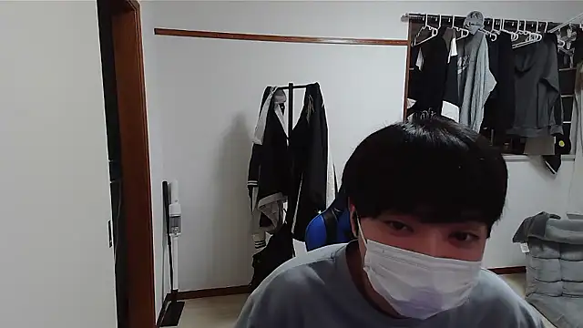 Snapshot of pychan chatting on 05.18.26 pychan online show from 05.18.26