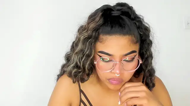 moana taylor online show from 02.17.25