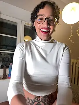 Lauyako online show from 02.06.25