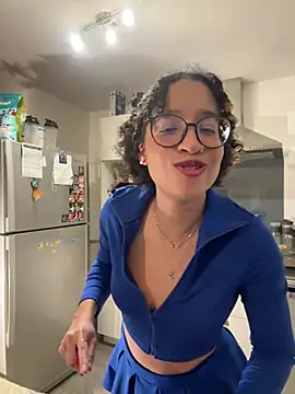 Lauyako online show from 02.25.25