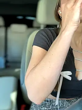 lunagirl13 online show from 09.17.25