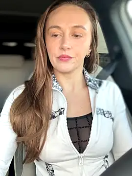 lunagirl13 online show from 11.18.25