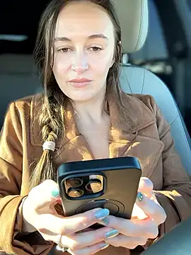 Snapshot of lunagirl13 chatting on 01.17.26 lunagirl13 online show from 01.17.26