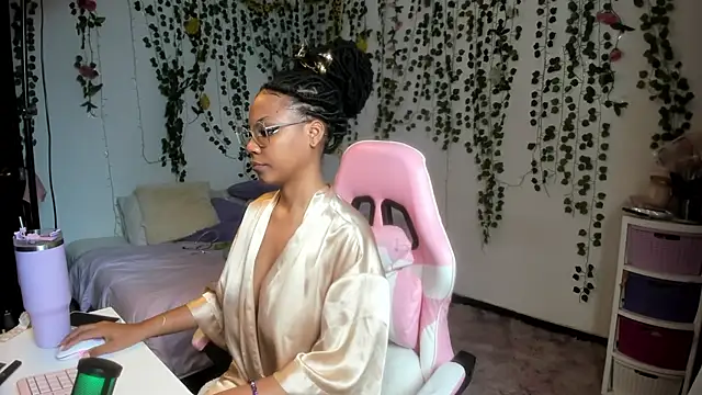 Snapshot of violeta_milleer chatting on 07.23.26 violeta milleer online show from 07.23.26
