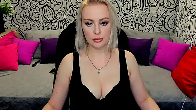 Snapshot of Hotdreamhere chatting on 12.11.24 Hotdreamhere online show from 12.11.24