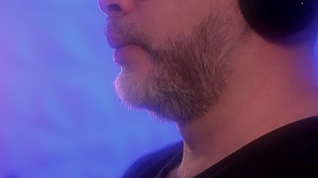 Snapshot of Sanders_White chatting on 10.31.25 Sanders White online show from 10.31.25