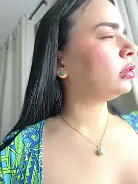 Snapshot of GeorginaJones chatting on 02.05.25 GeorginaJones online show from 02.05.25